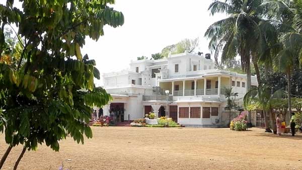Bangladeshi student at Visva Bharati University asked to leave India over ‘anti-govt’ activities Bangladeshi student at Visva Bharati University asked to leave India over ‘anti-govt’ activities