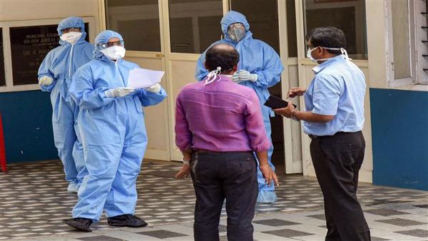 UK national tests positive for Covid-19; All 289 passengers offloaded at Kochi airport UK national tests positive for Covid-19; All 289 passengers offloaded at Kochi airport