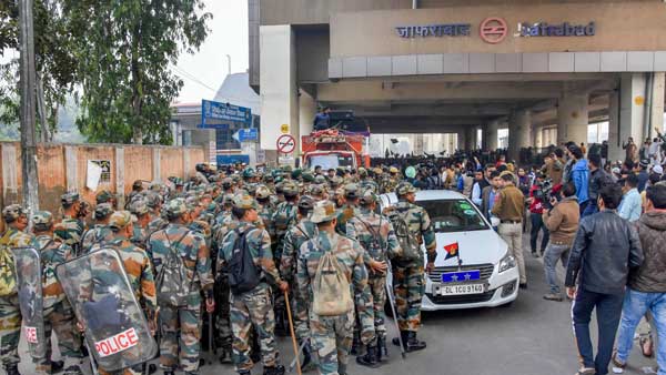 Delhi rumours: Over 3,000 distress calls on Sunday, 1/5th from and around Shaheen Bagh Delhi rumours: Over 3,000 distress calls on Sunday, 1/5th from and around Shaheen Bagh