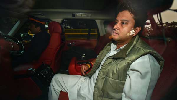 Scindia with 17 MLAs set to back BJP as Congress ups efforts to woo him back Scindia with 17 MLAs set to back BJP as Congress ups efforts to woo him back