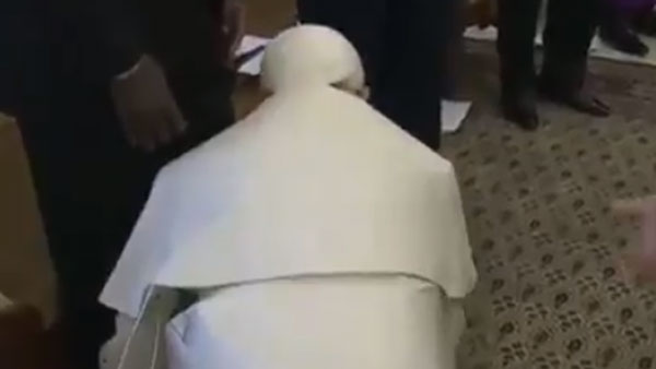 False: Pope is not killing feet of black people asking for forgiveness due to coronavirus False: Pope is not killing feet of black people asking for forgiveness due to coronavirus