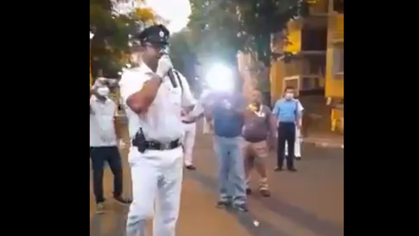 To lift peoples’ mood, cop in Kolkata dons singer’s hat To lift peoples’ mood, cop in Kolkata dons singer’s hat