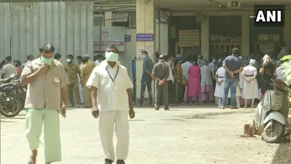 COVID-19: Medical staff at Mumbai hospital protest over PPE quality COVID-19: Medical staff at Mumbai hospital protest over PPE quality