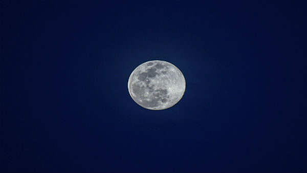 Moon is actually not pink Moon is actually not pink