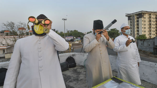 Ramzan moon sighted, Muslims to begin month of fasting amid coronavirus pandemic Ramzan moon sighted, Muslims to begin month of fasting amid coronavirus pandemic