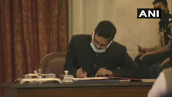 Sanjay Kothari takes oath as Chief Vigilance Commissioner Sanjay Kothari takes oath as Chief Vigilance Commissioner