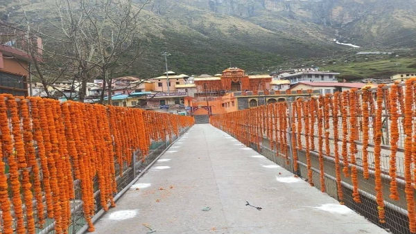 How to reach Badrinath temple