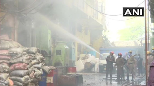 Delhi: Fire breaks out at shoe factory in Keshavpuram Delhi: Fire breaks out at shoe factory in Keshavpuram