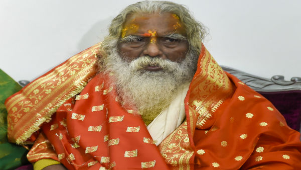 Ram Temple trust chief offers prayers at shrine after 28 years Ram Temple trust chief offers prayers at shrine after 28 years