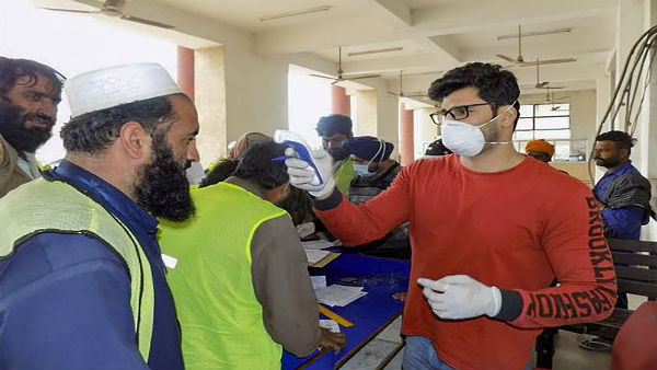 COVID-19 cases in Pakistan surge past 20,000 COVID-19 cases in Pakistan surge past 20,000