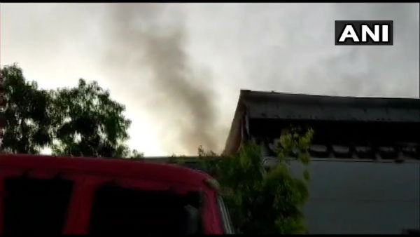 Fire breaks out at warehouse in Greater Noida, none hurt Fire breaks out at warehouse in Greater Noida, none hurt