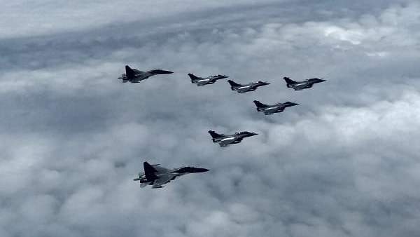 Rafale twin-jet fighter aircraft Rafale twin-jet fighter aircraft