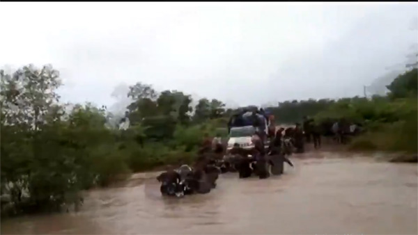 Watch: DRG personnel cross stream on foot after killing 4 naxals in Chhattisgarh Watch: DRG personnel cross stream on foot after killing 4 naxals in Chhattisgarh