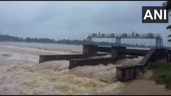 Odisha: Baitarani river touches danger mark; Flood alert issued in Bhadrak Odisha: Baitarani river touches danger mark; Flood alert issued in Bhadrak