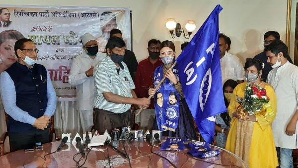 Actor Payal Ghosh joins Athawales party Actor Payal Ghosh joins Athawales party