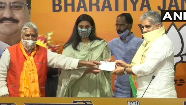 Shooter Shreyasi Singh joins BJP Shooter Shreyasi Singh joins BJP