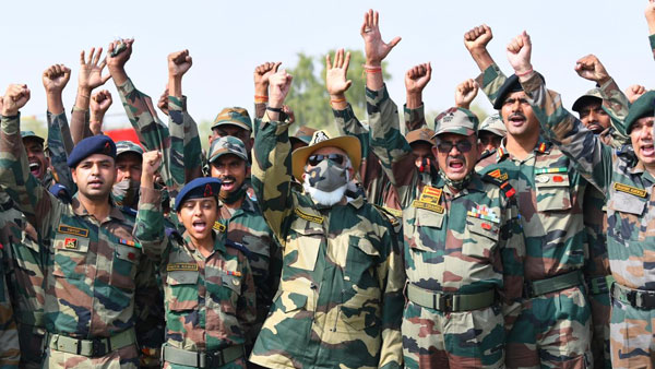 Why does PM Modi celebrate Diwali with soldiers: Why does PM Modi celebrate Diwali with soldiers: