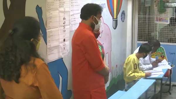 GHMC: Voting begins, can BJP upstage TRS GHMC: Voting begins, can BJP upstage TRS
