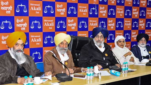 Badal tells Centre to stop defaming farmers Badal tells Centre to stop defaming farmers