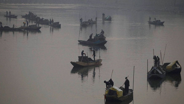 Intense cold wave hits Kashmir Intense cold wave hits Kashmir