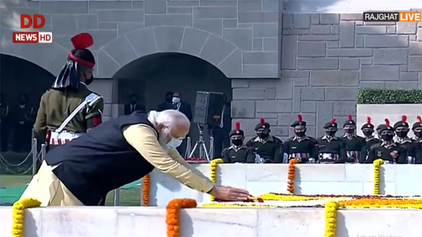 PM Modi pays tributes to Mahatma Gandhi PM Modi pays tributes to Mahatma Gandhi