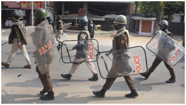 Several injured in Mizoram-Assam border clash Several injured in Mizoram-Assam border clash