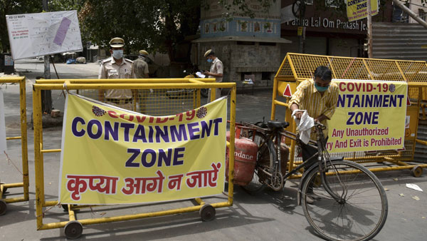 FIR filed against woman in Mumbai for violating containment zone rules FIR filed against woman in Mumbai for violating containment zone rules