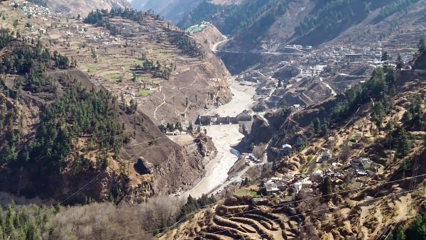 Rescue operation to locate 25-35 workers trapped inside Tapovan tunnel continues Rescue operation to locate 25-35 workers trapped inside Tapovan tunnel continues