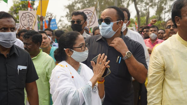 In wake of attack on Mamata Banerjee, TMC defers manifesto release In wake of attack on Mamata Banerjee, TMC defers manifesto release