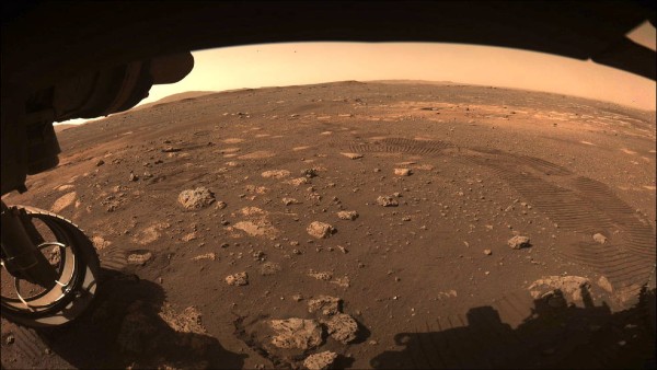 NASA’s Mars 2020 Perseverance rover hits dusty red road, 1st trip 21 feet NASA’s Mars 2020 Perseverance rover hits dusty red road, 1st trip 21 feet