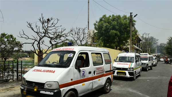 No ambulance: Man takes mother’s body home on handcart No ambulance: Man takes mother’s body home on handcart