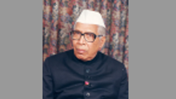 EC embarrasses Himachal Pradesh governor, gets him to resign: EC embarrasses Himachal Pradesh governor, gets him to resign: