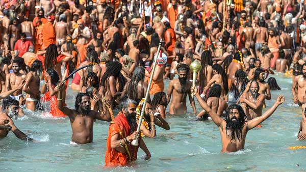 Common people also took holy dip Common people also took holy dip