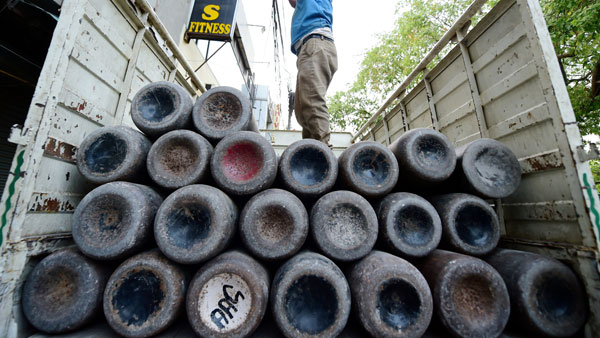 Delhis medical oxygen quota hike to 480 metric tonnes, Kejriwal thanks Centre Delhis medical oxygen quota hike to 480 metric tonnes, Kejriwal thanks Centre
