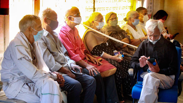 Elderly battle loneliness, anxiety as COVID-19 cases surge Elderly battle loneliness, anxiety as COVID-19 cases surge