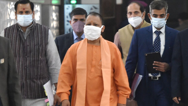 Restrictions on campaigning of Yogi Adityanath, Mayawati, Maneka Gandhi and Azam Khan in April 2019: Restrictions on campaigning of Yogi Adityanath, Mayawati, Maneka Gandhi and Azam Khan in April 2019: