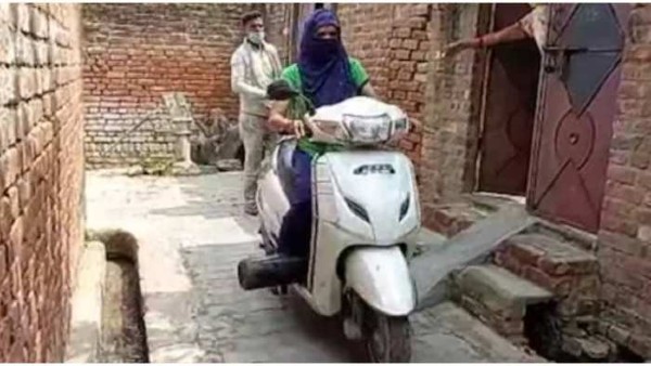 Cylinder waali bitiya: Meet Shahjahanpur’s 26-year-old Arshi who helps everyone with oxygen Cylinder waali bitiya: Meet Shahjahanpur’s 26-year-old Arshi who helps everyone with oxygen