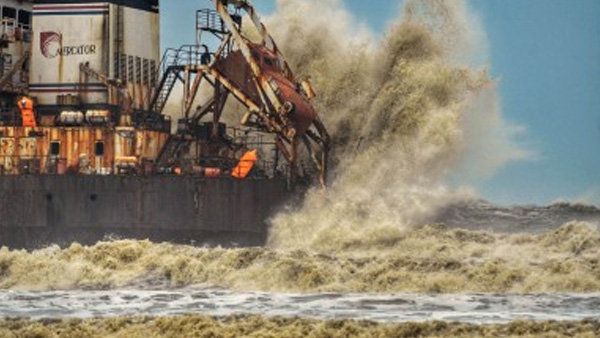 Cyclone Tauktae to reach Gujarat coast tonight; over 1 lakh people shifted Cyclone Tauktae to reach Gujarat coast tonight; over 1 lakh people shifted