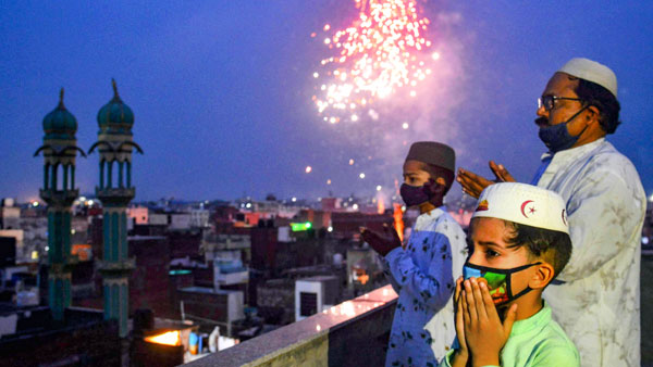 Varanasi: Muslims celebrating in the 2nd year of restrictions Varanasi: Muslims celebrating in the 2nd year of restrictions