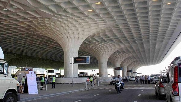 Cyclone Tauktae: Mumbai Airport to remain shut for 3 hours Cyclone Tauktae: Mumbai Airport to remain shut for 3 hours