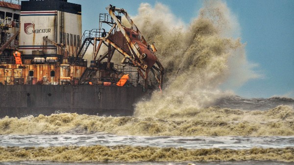Cyclone Tauktae weakens after landfall in Gujarat with force equal to Category 3 hurricane Cyclone Tauktae weakens after landfall in Gujarat with force equal to Category 3 hurricane
