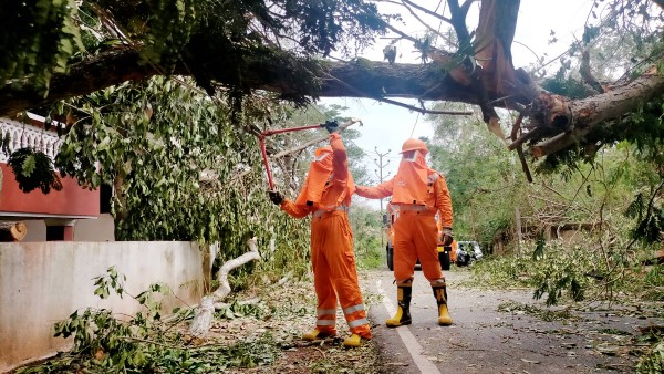 Cyclone Tauktae leaves behind trail of destruction in western India; 4 dead in Gujarat Cyclone Tauktae leaves behind trail of destruction in western India; 4 dead in Gujarat