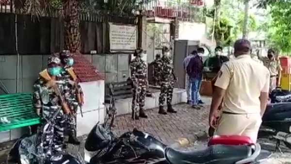ED searches residence of former Maharashtra Home Minister Anil Deshmukh ED searches residence of former Maharashtra Home Minister Anil Deshmukh