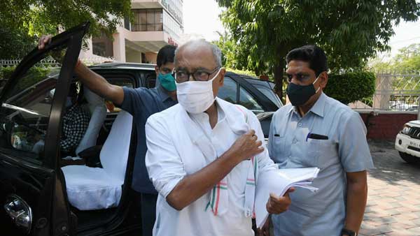 Digvijaya Singh slammed for remarks over Taliban meet Digvijaya Singh slammed for remarks over Taliban meet