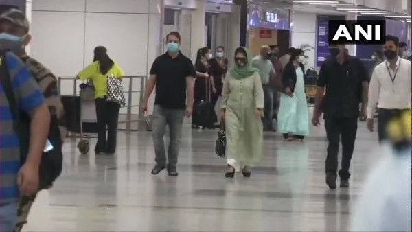 Mehbooba Mufti arrives in Delhi to participate in all-party meeting to be chaired by PM Modi tomorrow Mehbooba Mufti arrives in Delhi to participate in all-party meeting to be chaired by PM Modi tomorrow
