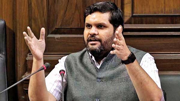 Congress says bank frauds on rise under Modi government Congress says bank frauds on rise under Modi government