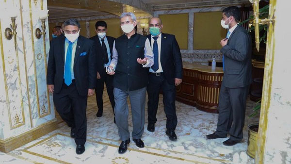 EAM Jaishankar arrives in Kuwait on bi-lateral visit EAM Jaishankar arrives in Kuwait on bi-lateral visit