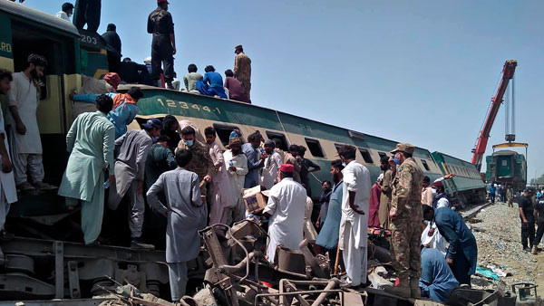 Who is responsible for this accident? Minister for Railways Azam Swati Who is responsible for this accident? Minister for Railways Azam Swati
