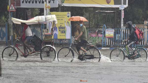 Rain lashes Mumbai Rain lashes Mumbai