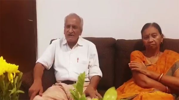 Video of wife yawning as husband sings ghazal for her has left netizens in splits Video of wife yawning as husband sings ghazal for her has left netizens in splits
